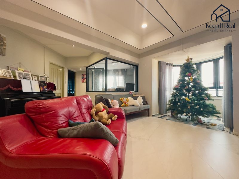 694 Jurong West Central